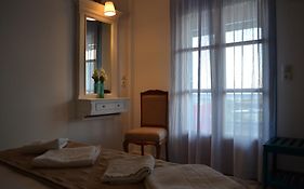 Aelia Rooms Ios